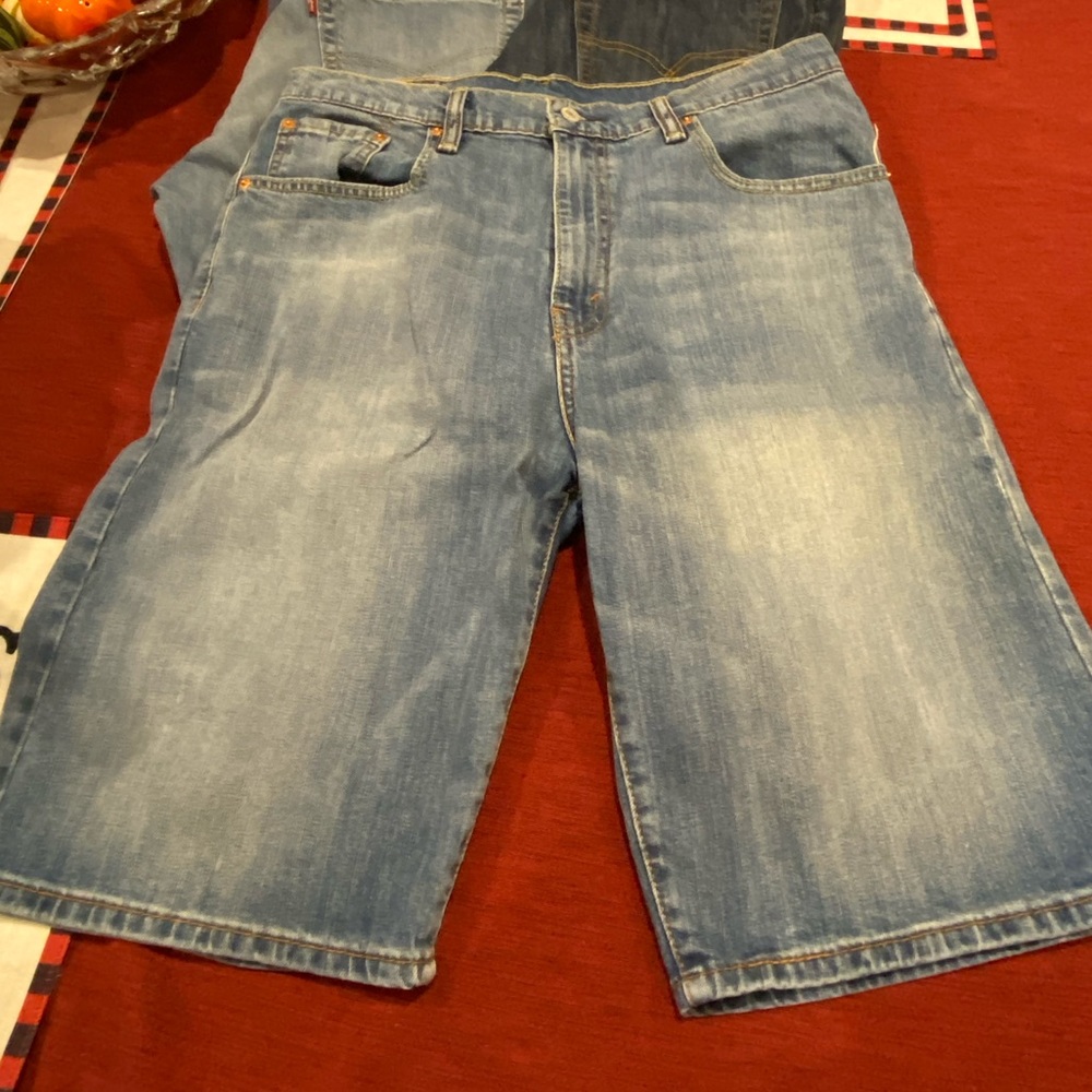Men’s Levi’s 569 Shorts / New W/out Tags / 34